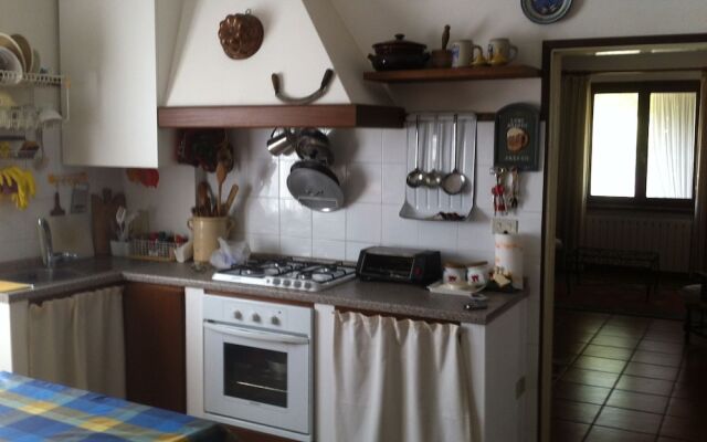 Cosy Detached House, 4 Km Far From Lake Garda, Big Private Garden with Terrace