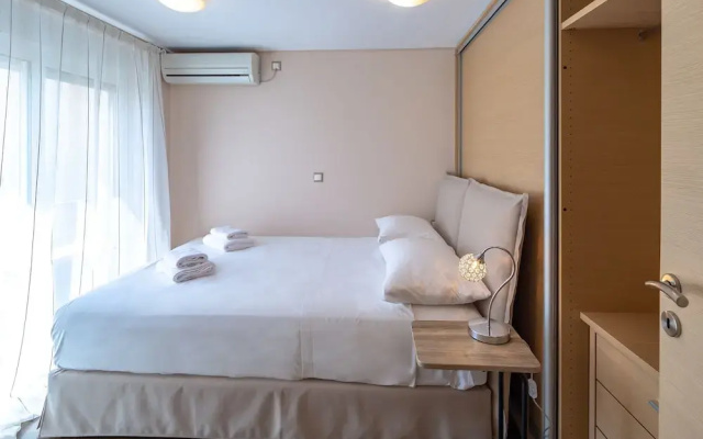 Solon - Deluxe City Center Apartment