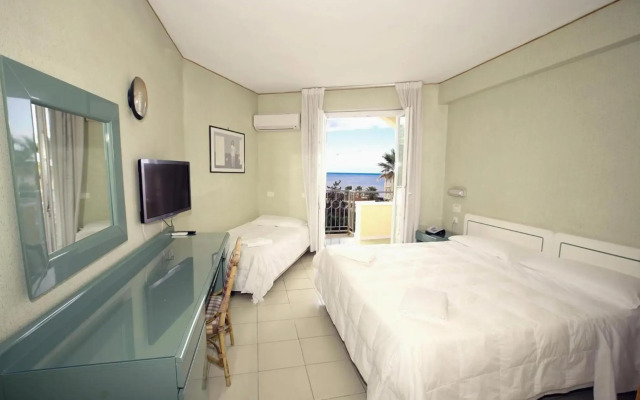 Perla del Golfo Resort