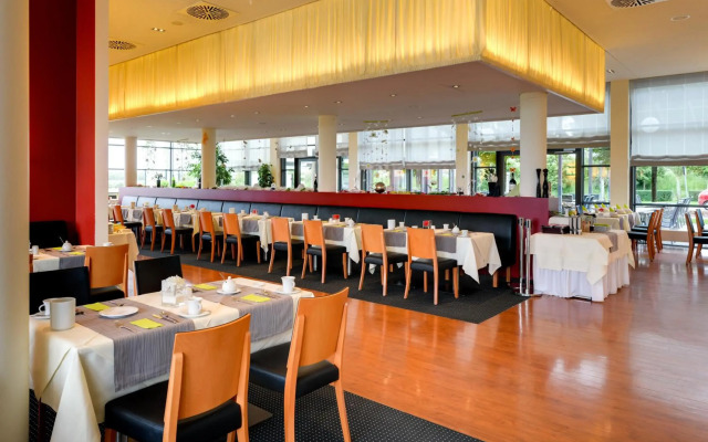 NOVINA HOTEL Herzogenaurach Herzo Base