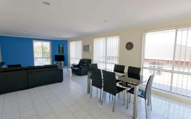 1/6 Convent Lane