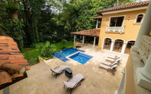 - Casa Zafiro 7 Bedrooms Private Pool