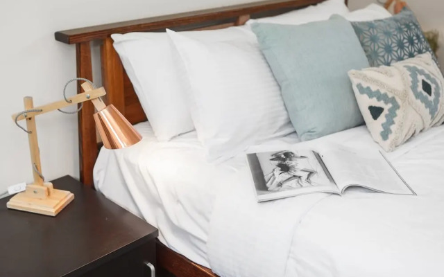The Jetty Beach Apartment by Ready Set Host