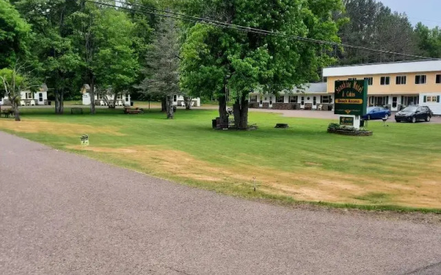 Sunshine Motel and Cabins