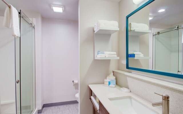 Hampton Inn & Suites Boston/Stoughton