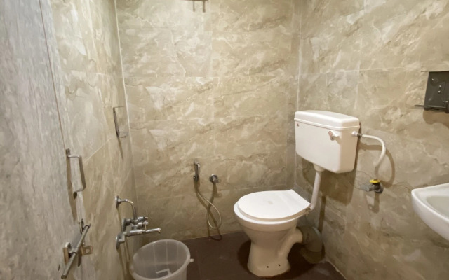 Oyo Flagship 36844 Riverfront