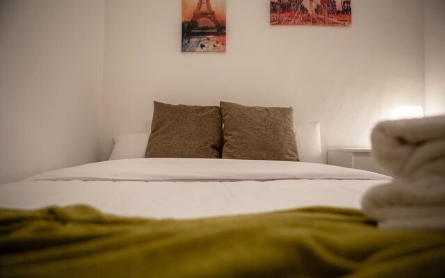 Lovely 2 Bed Apt next to Retiro