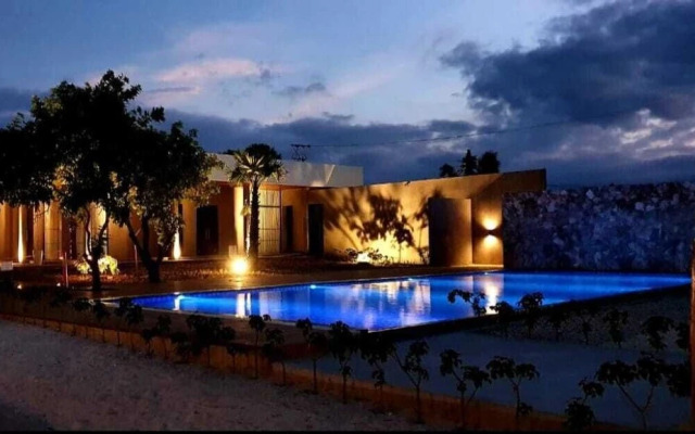 Kambaniru Beach Hotel & Resort