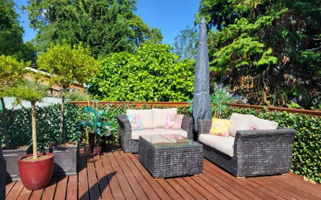 Large 3 bed House With Separately Bookable Studio
