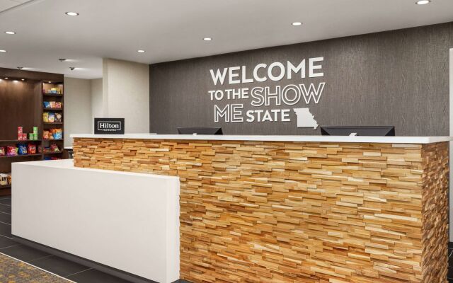 Hampton Inn Kansas City-Airport