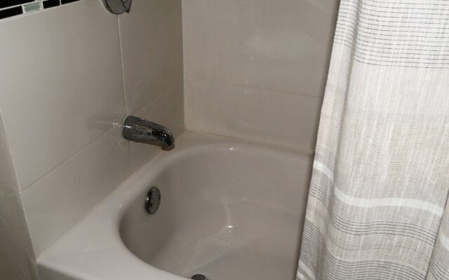 Modern Comfort Suites