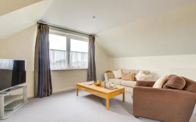 Apartment Golfer View.1