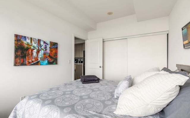 Stylish 1BR Condo Trendy King East
