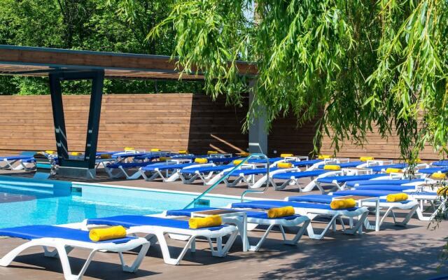 Гостинично-ресторанный комплекс с пляжем RiverSide