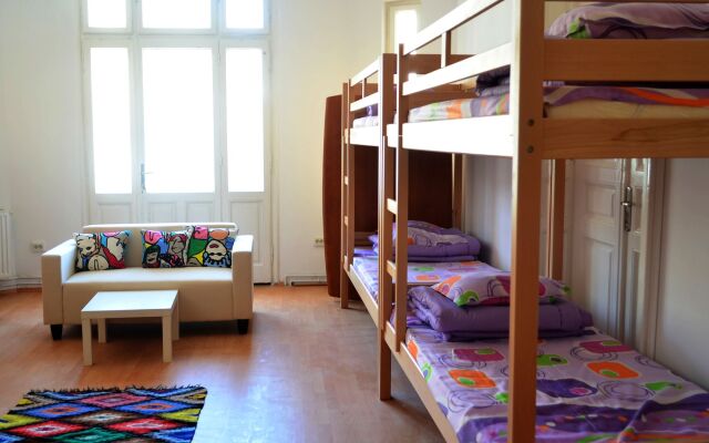 Little Bucharest - Old Town Hostel