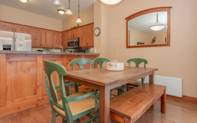 Cabins at Mammoth Lakes