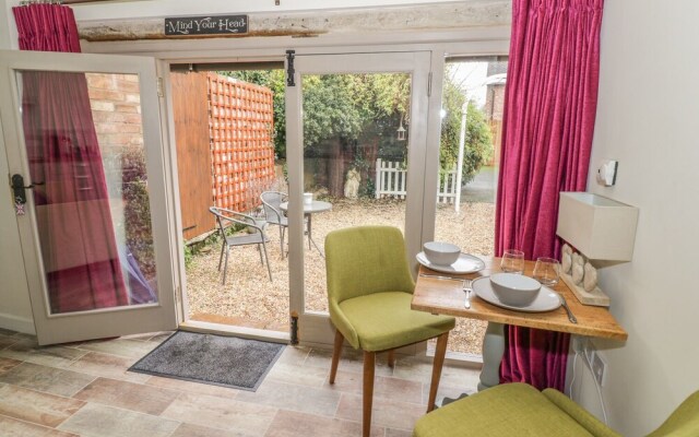 The Bolt Hole, Tiddington