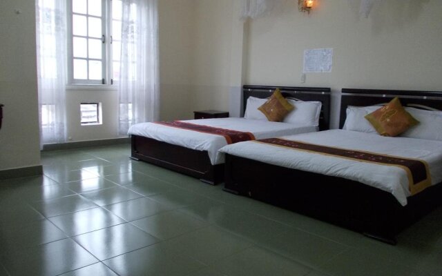 Gold Star Hotel