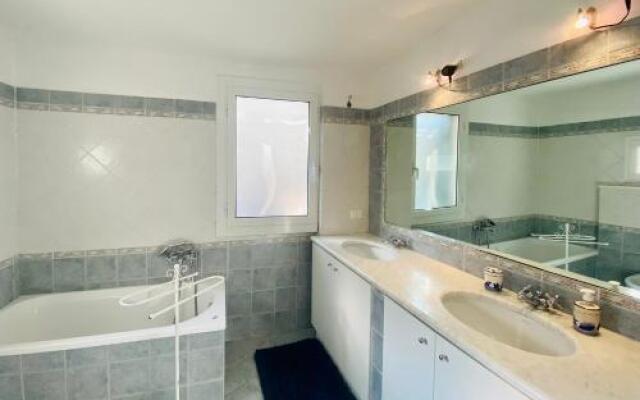 Flat 2 Bedrooms 1 Bathroom - Savona