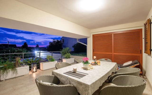 Awesome Home in Barbat with Hot Tub, WiFi, 4 Bedrooms