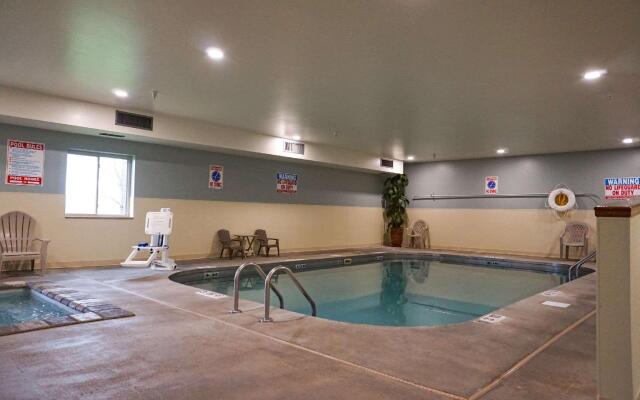 Quality Inn & Suites Watertown near Prairie Lakes Ice Arena
