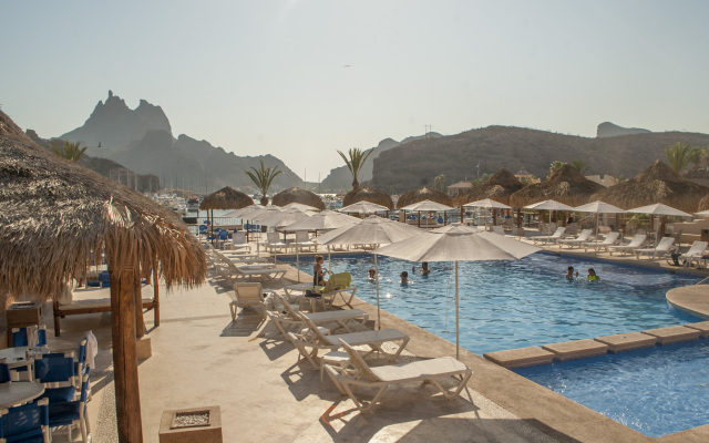 Marinaterra Hotel & Spa