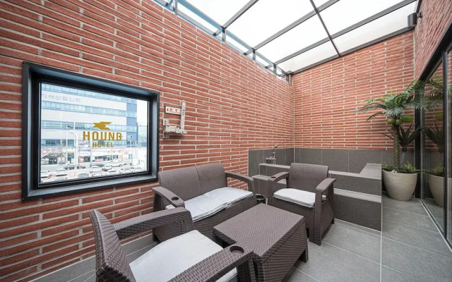 Hound Hotel Daegu Seongseo