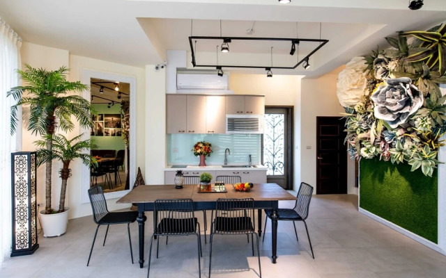 Palmer Homestay I