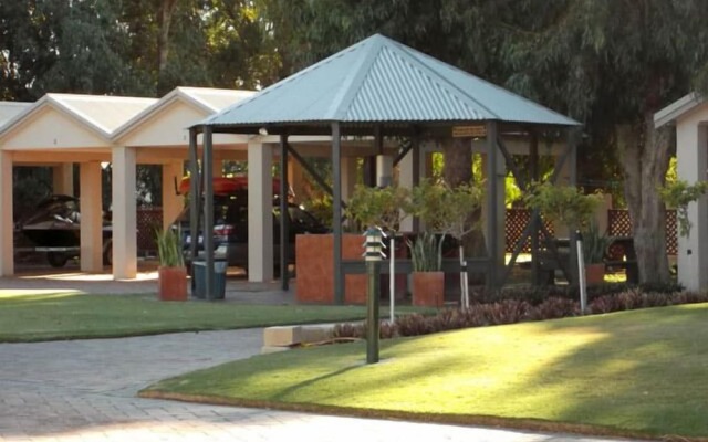 Pelican Shore Villas