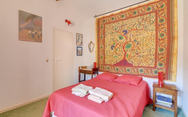 House With 3 Bedrooms in Oppède, With Wonderful Mountain View, Private