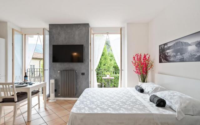 Lake Como Studio with Balcony and Private Parking