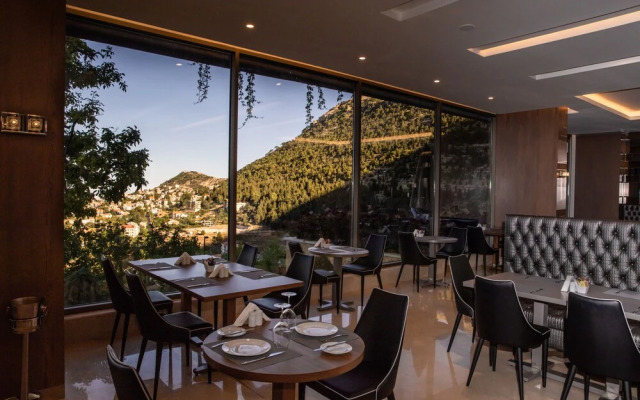 Mist Hotel And Spa By Warwick