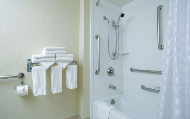 Embassy Suites by Hilton Seattle Tacoma International Airport