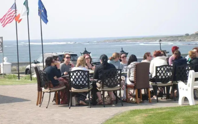 Red Cliff Lodge Restaurant and Seaview Suites