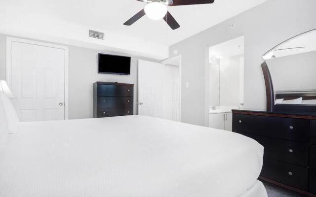 2br/2ba Sleeps 8, Beachfront w/ Pool