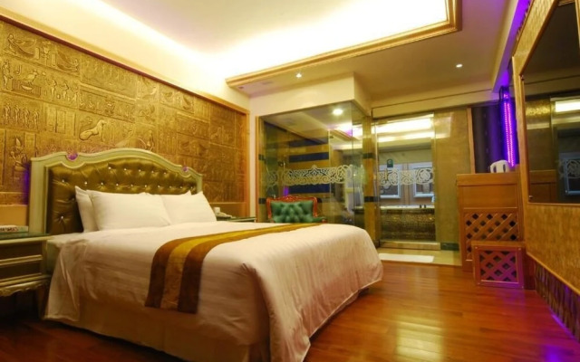 Mucha Motel