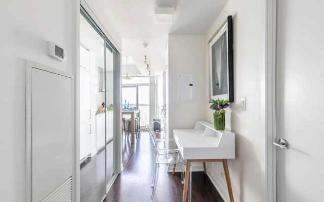 High-Rise Junior 2Br Condo downtown