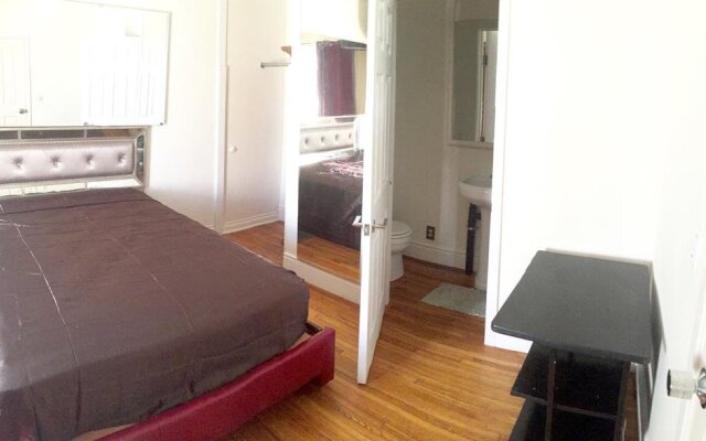 Hollywood Room Rental