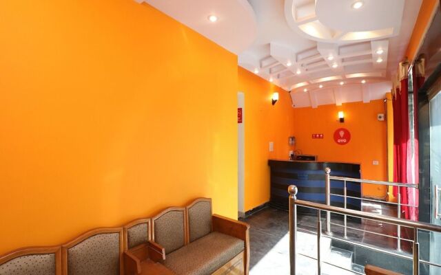 OYO 9847 Hotel Blue Empire