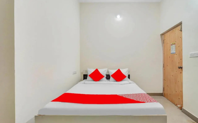 OYO Flagship 703044 Gn Nelli Rooms