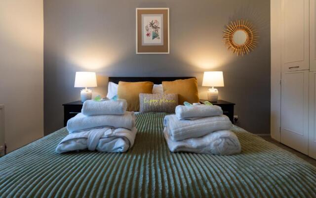 Get Away Home With Hot Tub Sleeps 4