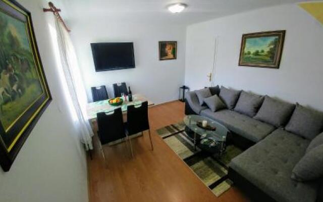 Apartments Ina