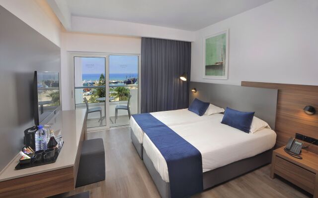 Okeanos Beach Boutique Hotel