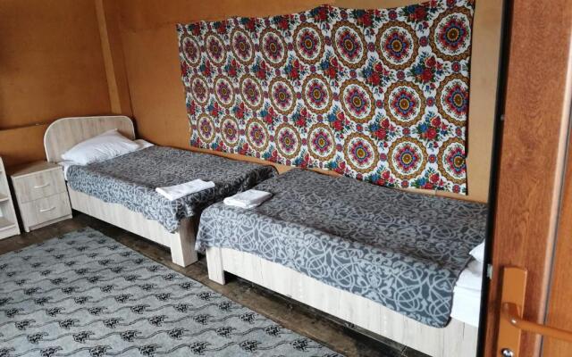 Nadiani Guesthouse
