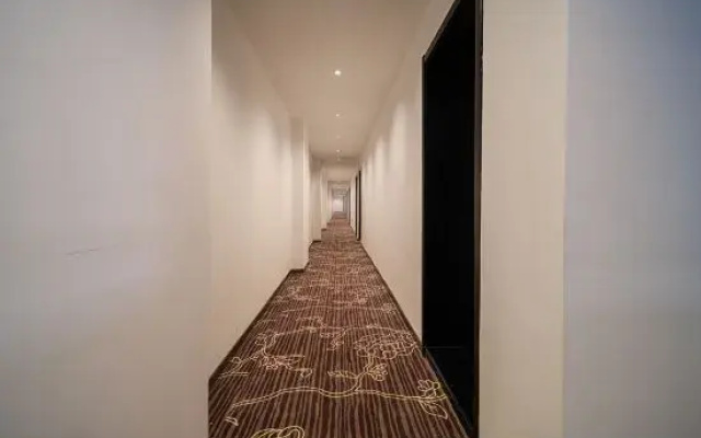 Qianyu Hotel (Qingdao Beizhan East Square)