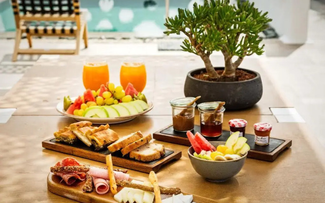 Portes Mykonos Suites & Villas