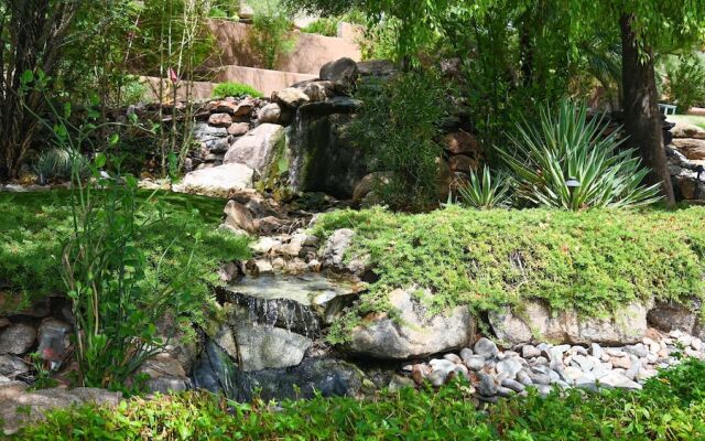 Resort-like w/ Tennis, Bocci, Golf & Games Galore!