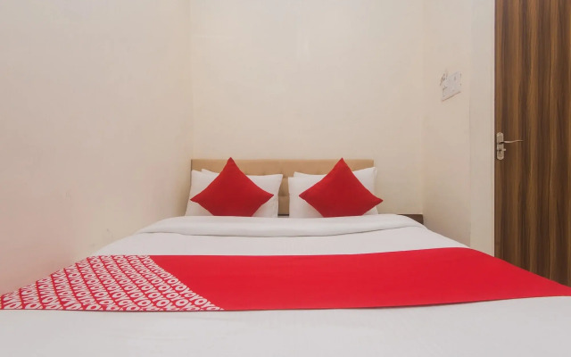 OYO 23259 Hotel Galaxy Inn
