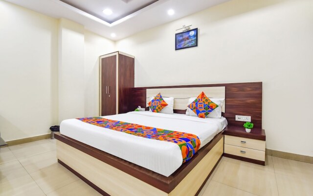 Pink Palace by FabHotel