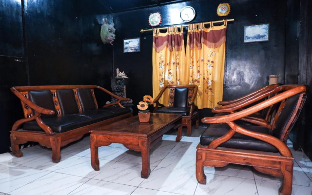 OYO 598 Udan Mas Guesthouse & Gallery